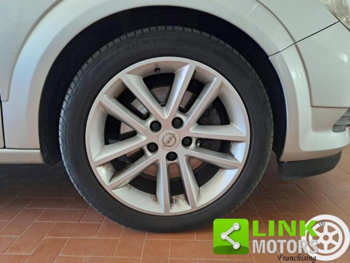 Opel Astra Cabrio TwinTop 1.9 16V CDTI 150CV Cosmo (19)