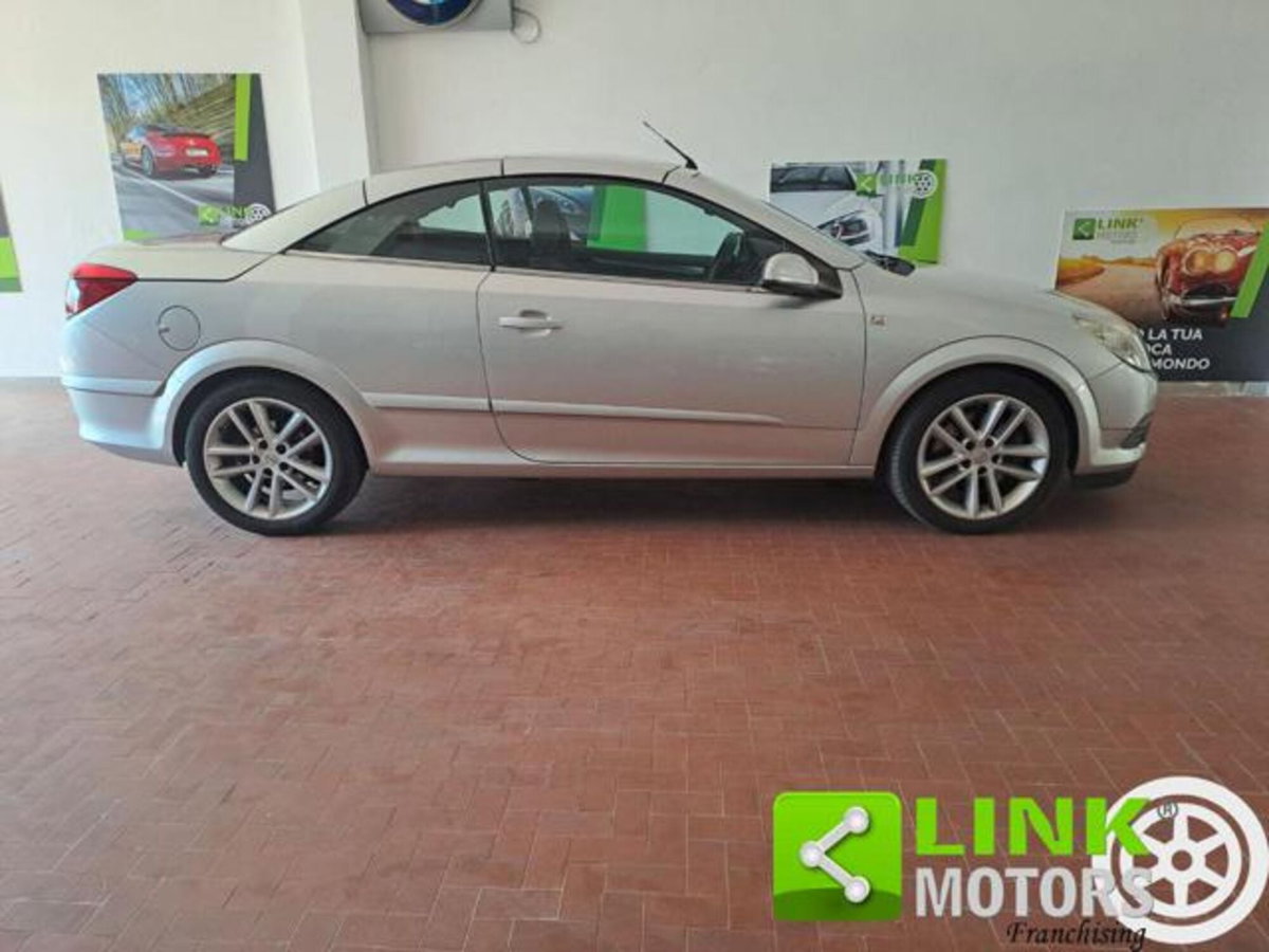 Opel Astra Cabrio TwinTop 1.9 16V CDTI 150CV Cosmo (2)