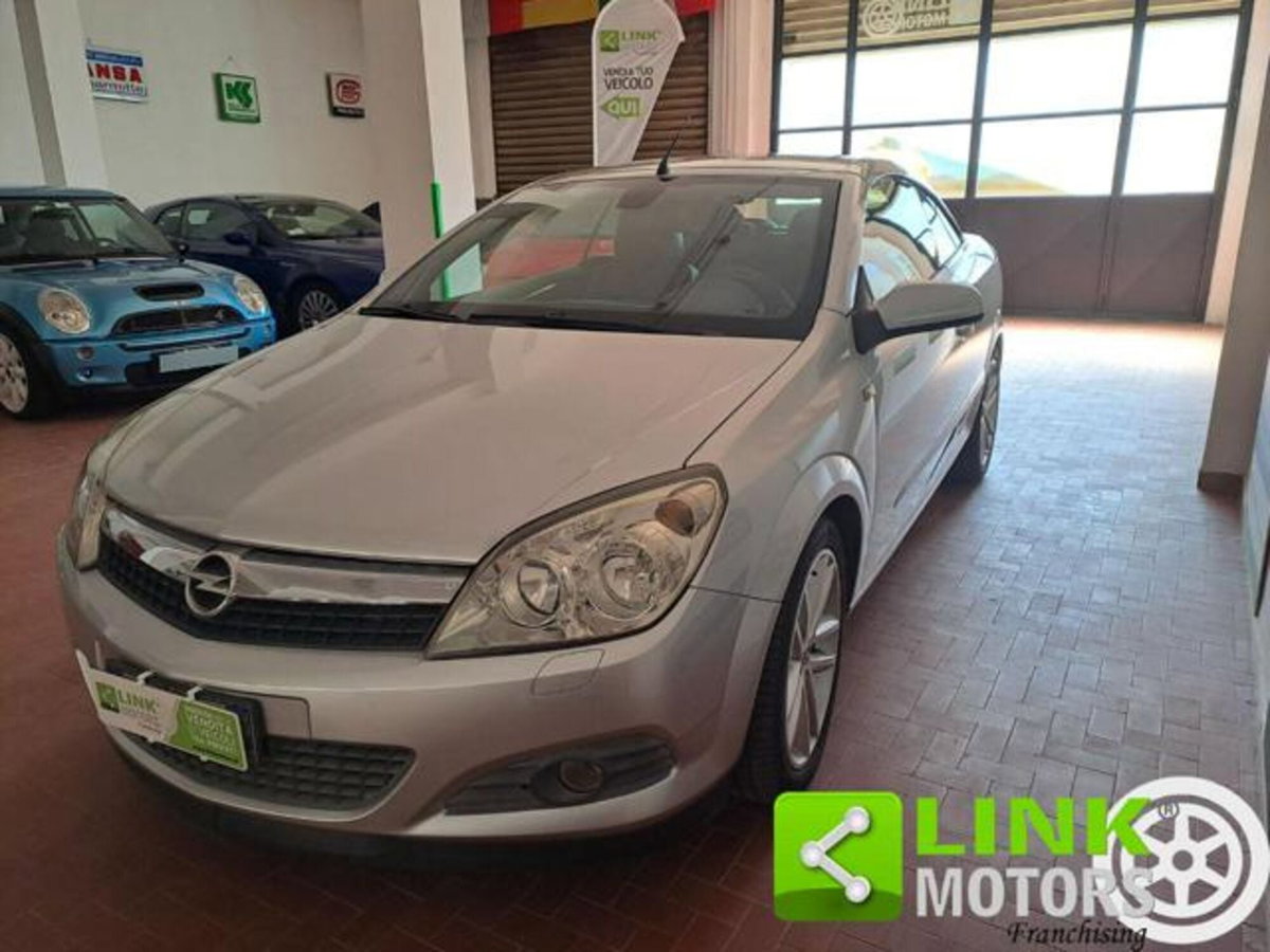 Opel Astra Cabrio TwinTop 1.9 16V CDTI 150CV Cosmo (3)