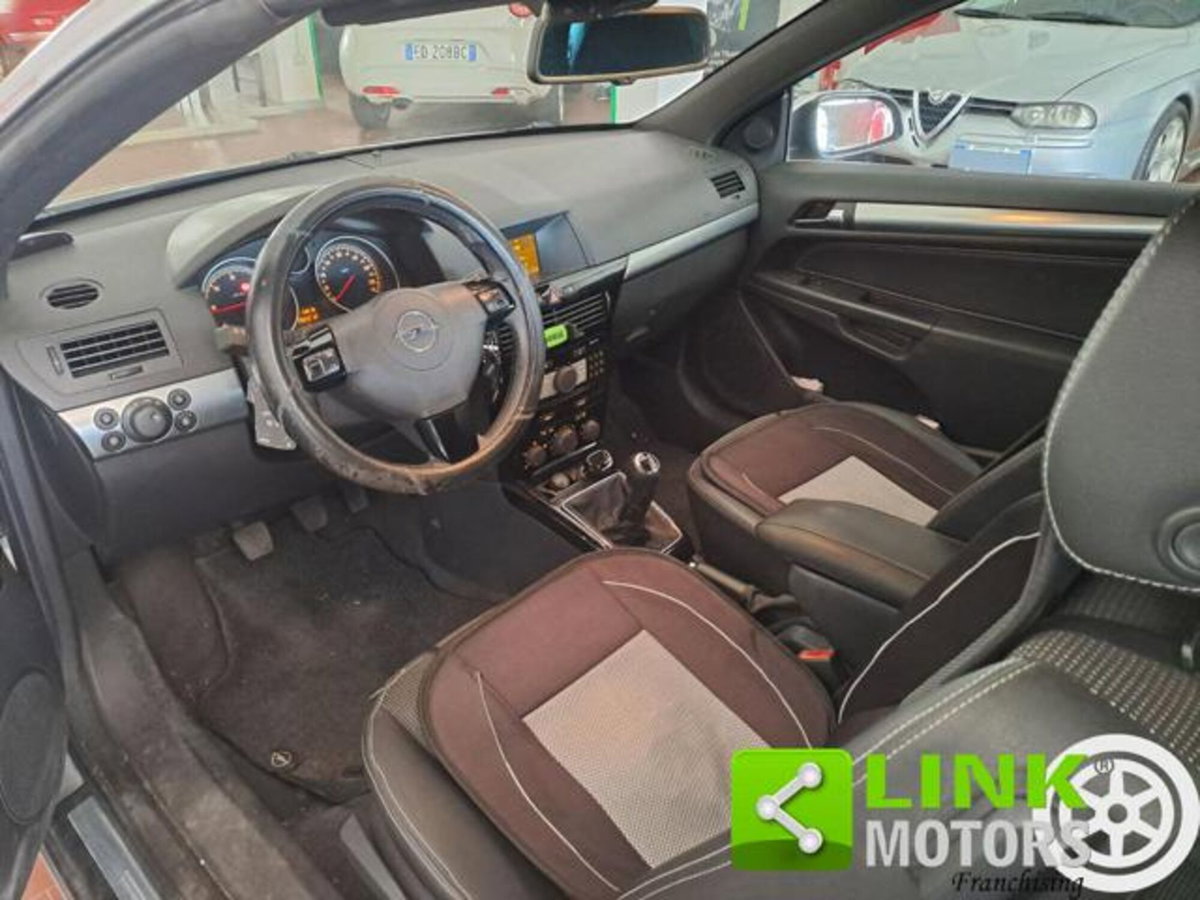 Opel Astra Cabrio TwinTop 1.9 16V CDTI 150CV Cosmo (8)