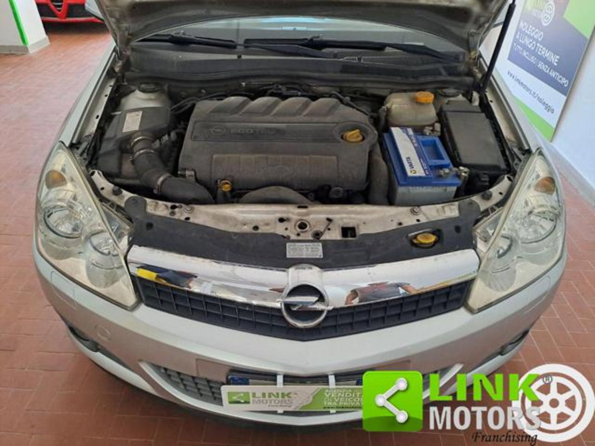 Opel Astra Cabrio TwinTop 1.9 16V CDTI 150CV Cosmo (9)