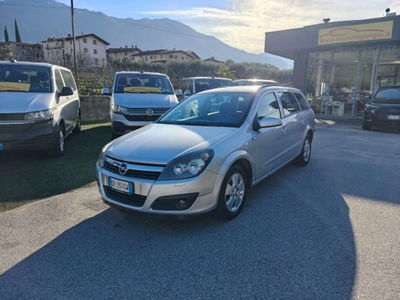 Opel Astra 1.6 16V Twinport 5 porte Club usata