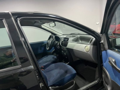 Fiat Punto 1.9 JTD 5 porte EL (9)