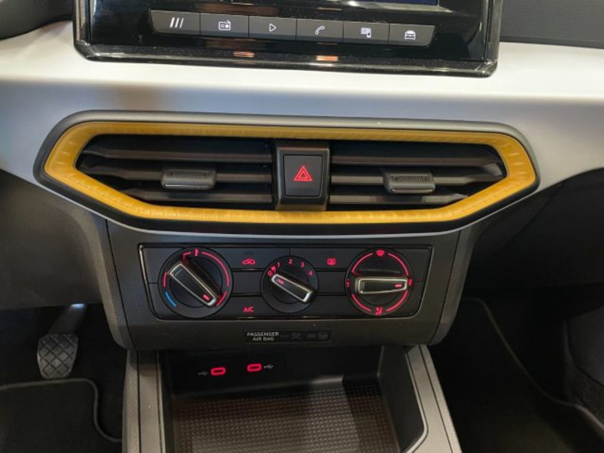 SEAT Ibiza 1.0 ecotsi Business 95cv (12)