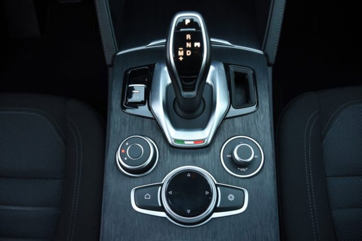 Alfa Romeo Stelvio Stelvio 2.2 Turbodiesel 160 CV AT8 RWD Super Business (14)