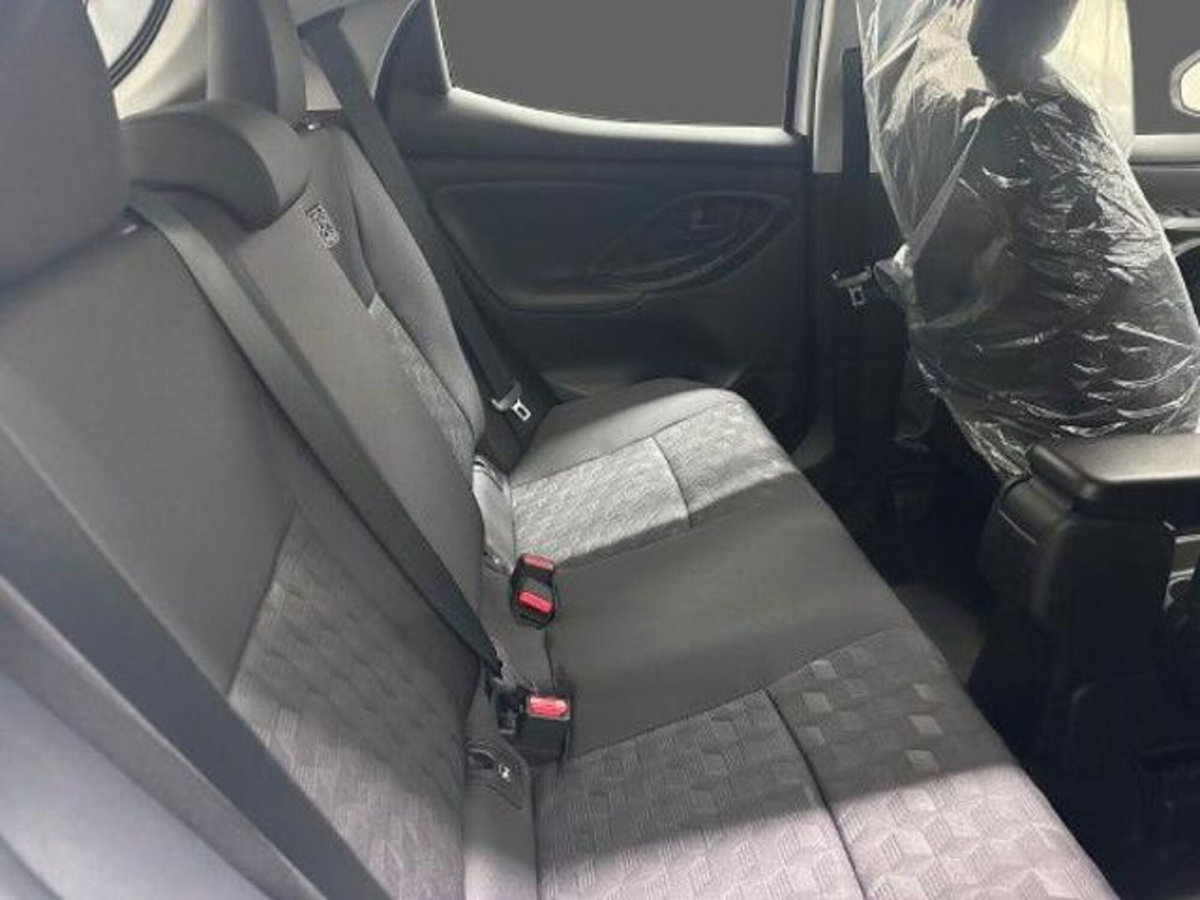 Toyota Yaris Cross 1.5 Hybrid 5p. E-CVT Active (3)
