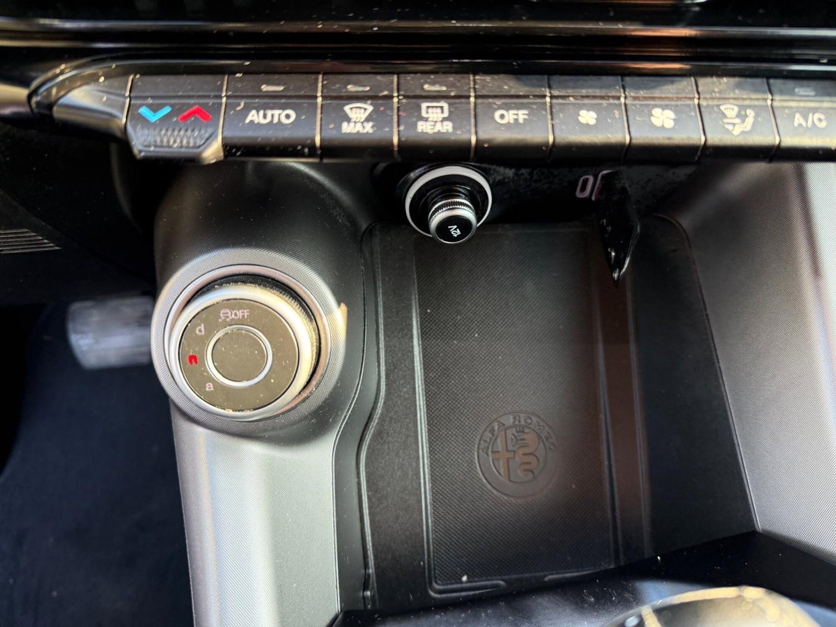 Alfa Romeo Tonale 1.6 Sprint 130cv tct6 (17)