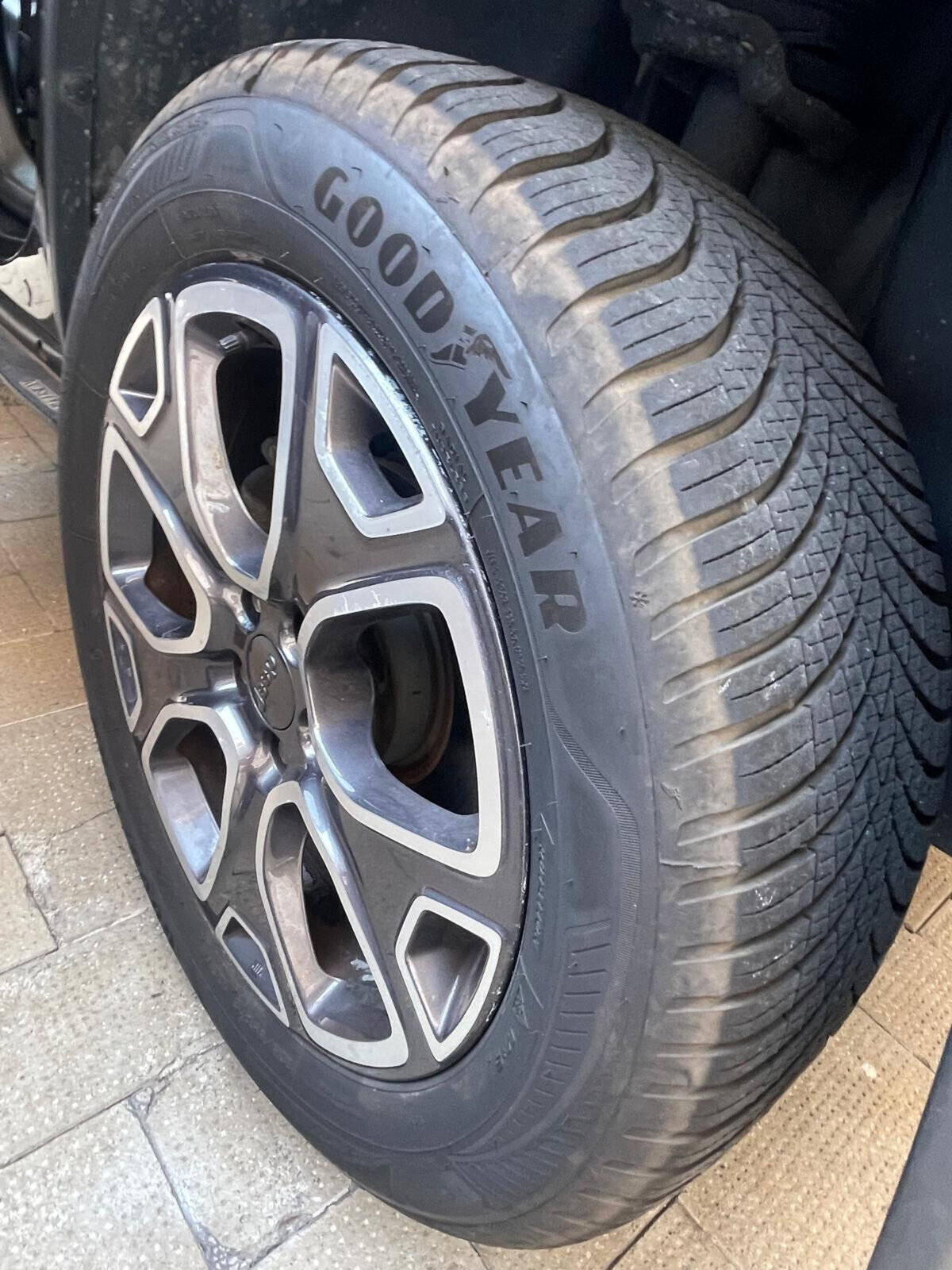 Jeep Renegade 1.4 MultiAir 170CV 4WD Active Drive Limited (12)