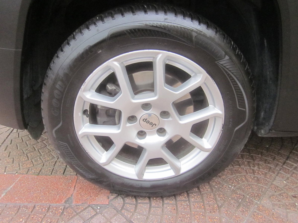 Jeep Renegade 1.5 Turbo T4 MHEV Limited (16)