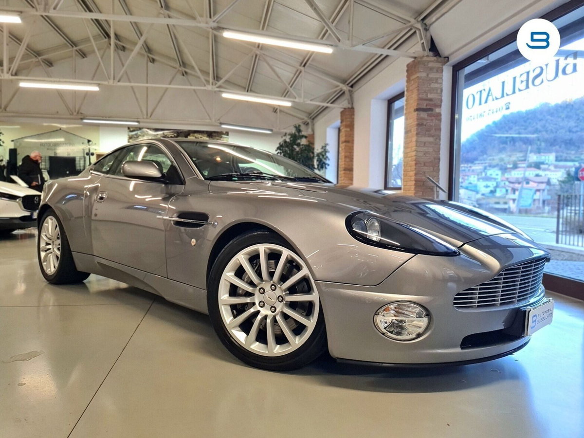 Aston Martin V12 Coupé Vanquish Coupé