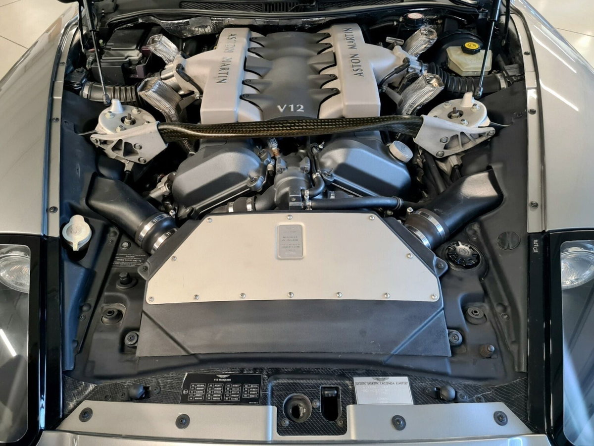 Aston Martin V12 Coupé Vanquish Coupé (14)