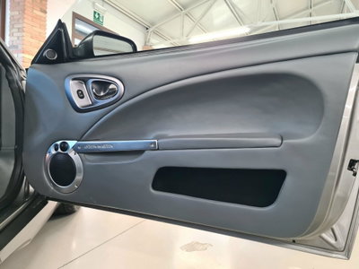 Aston Martin V12 Coupé Vanquish Coupé (18)