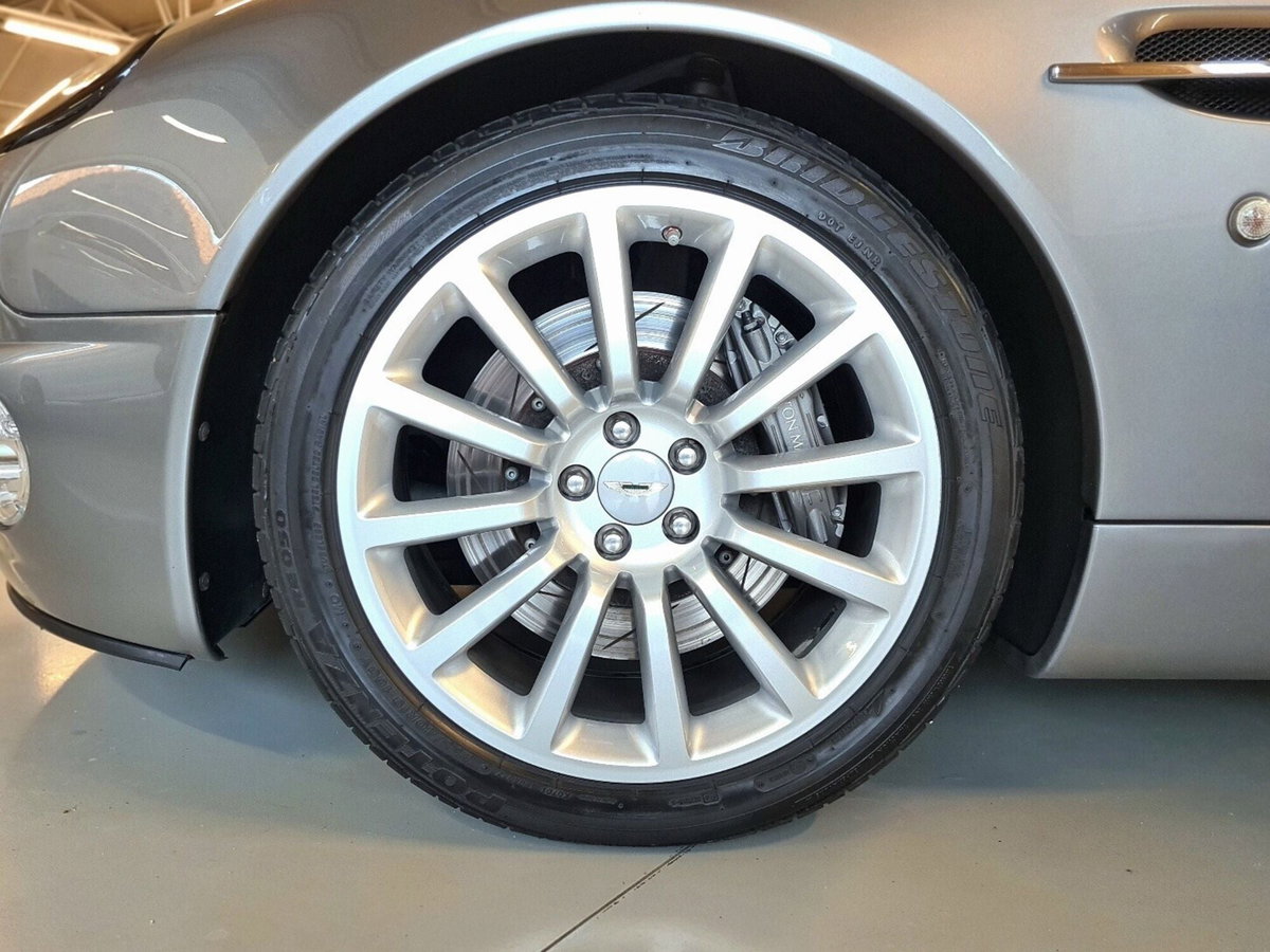 Aston Martin V12 Coupé Vanquish Coupé (20)