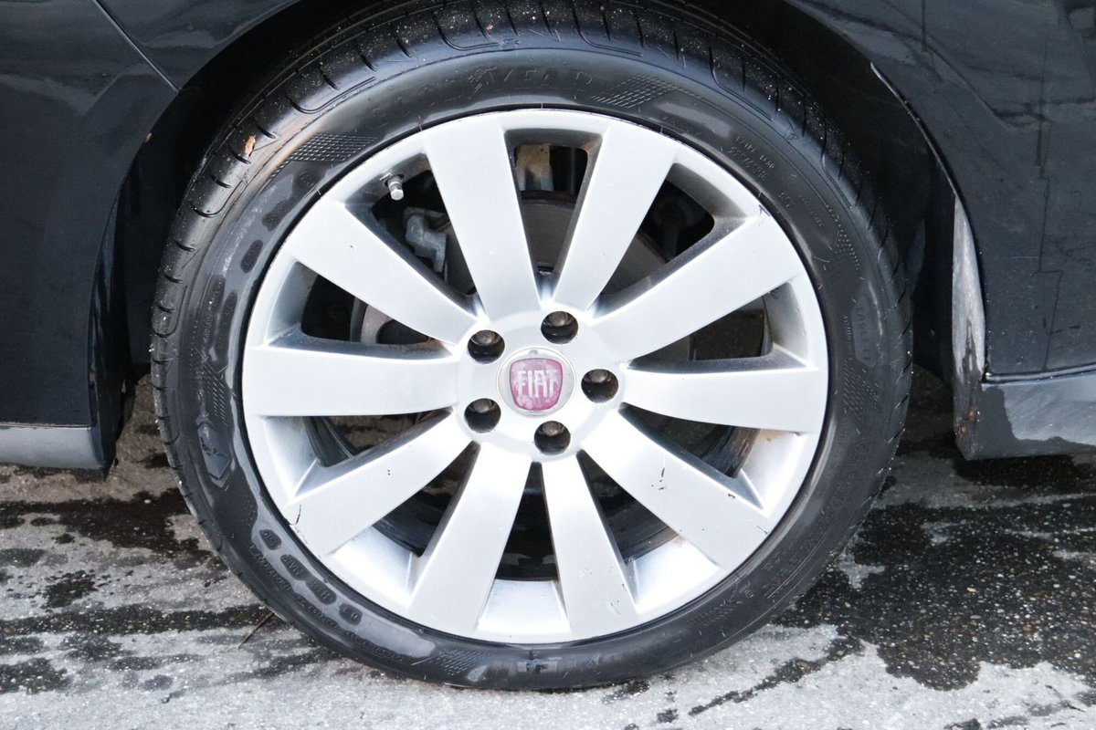 Fiat Croma 1.9 Multijet 16V Dynamic (5)