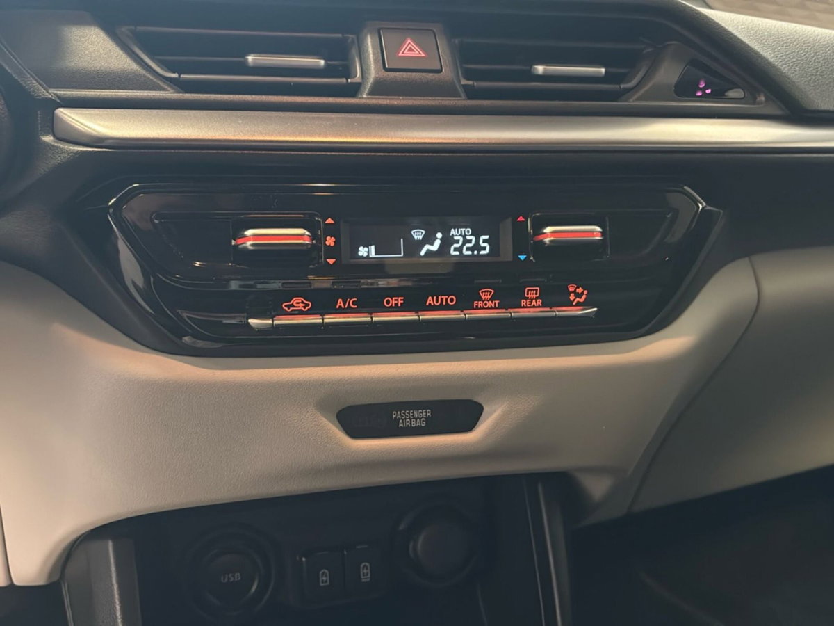 Suzuki Swift 1.2 Hybrid Easy Top (19)