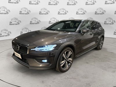 Volvo V60 Cross Country 2.0 b4 Ultimate awd auto usata