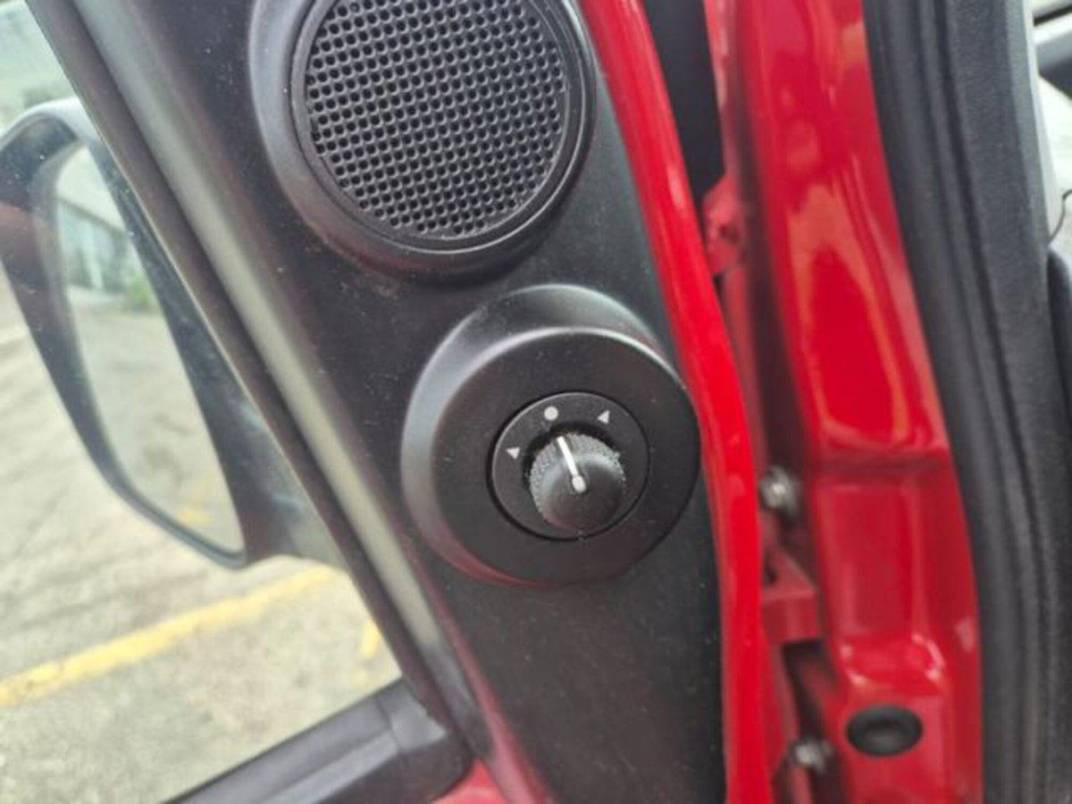 Fiat Fiorino 1.3 MJT 80CV Combi Semi Adventure (10)