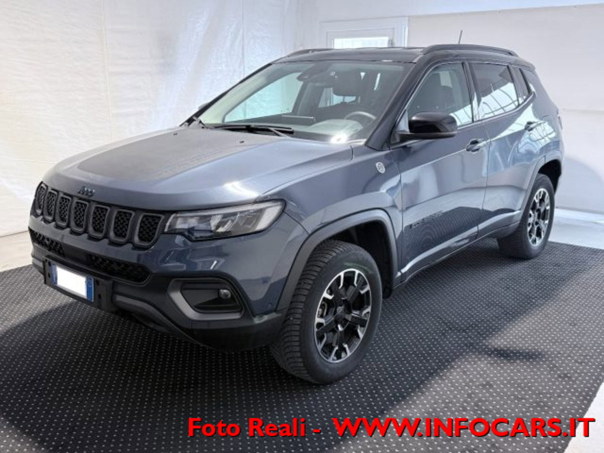 Jeep Compass 1.3 T4 240CV PHEV AT6 4xe Trailhawk (3)