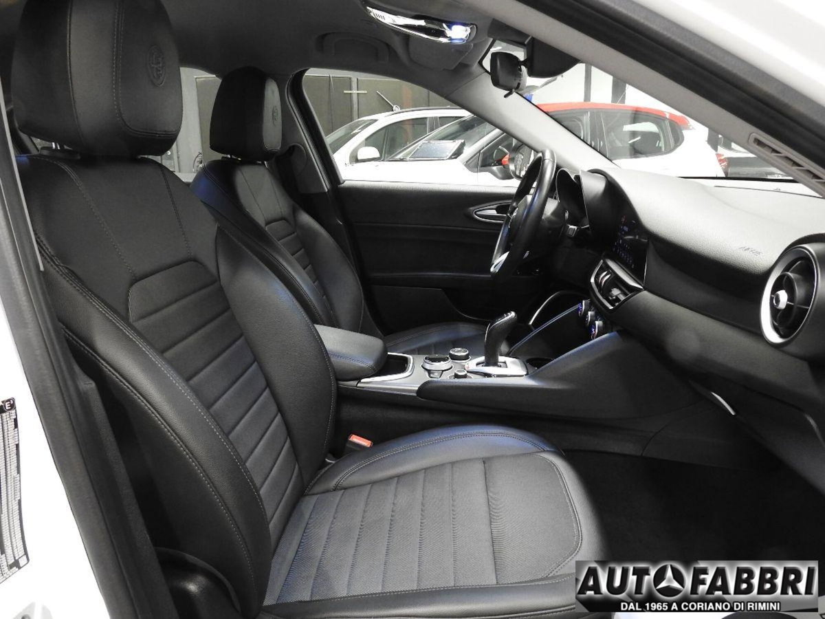 Alfa Romeo Giulia 2.2 Turbodiesel 190 CV AT8 Sprint (18)