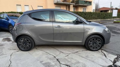 Lancia Ypsilon 1.0 FireFly 5 porte S&S Hybrid Ecochic Silver (5)