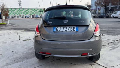 Lancia Ypsilon 1.0 FireFly 5 porte S&S Hybrid Ecochic Silver (6)