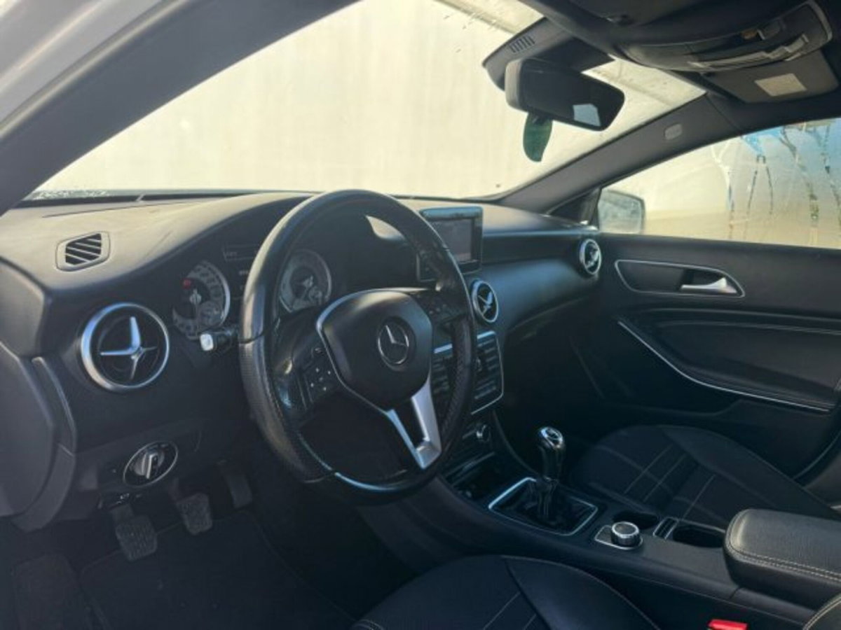 Mercedes-Benz Classe A 200 CDI Automatic Sport (11)