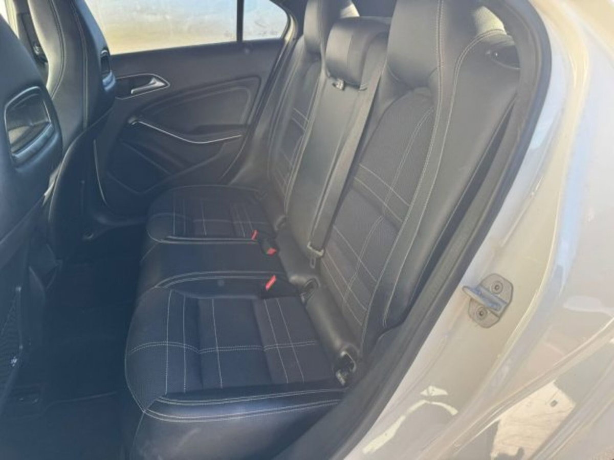 Mercedes-Benz Classe A 200 CDI Automatic Sport (9)