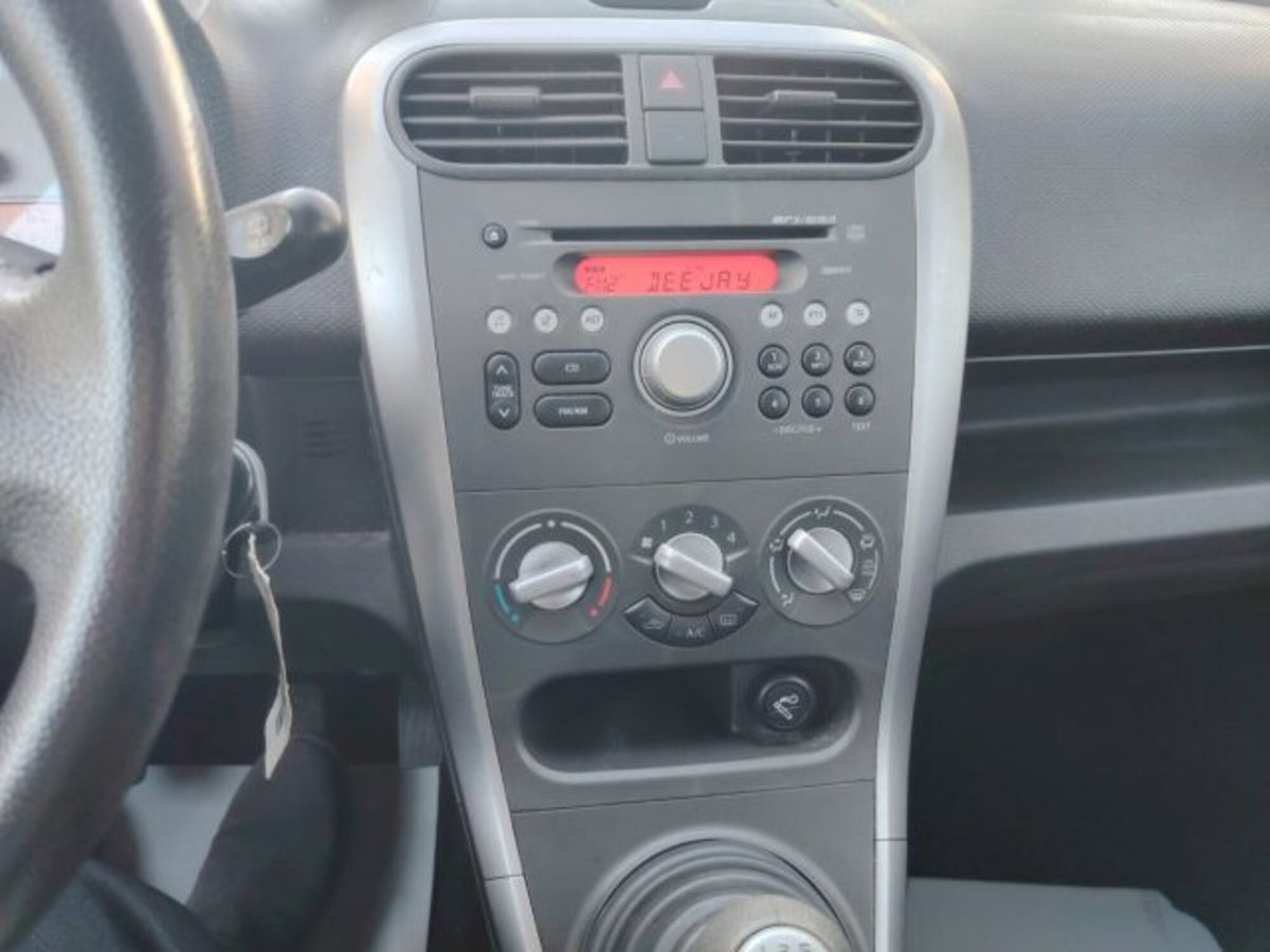 Suzuki Splash 1.0 GLS (2)