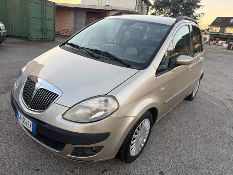 Lancia Ypsilon 1.3 MJT 75 CV Platino