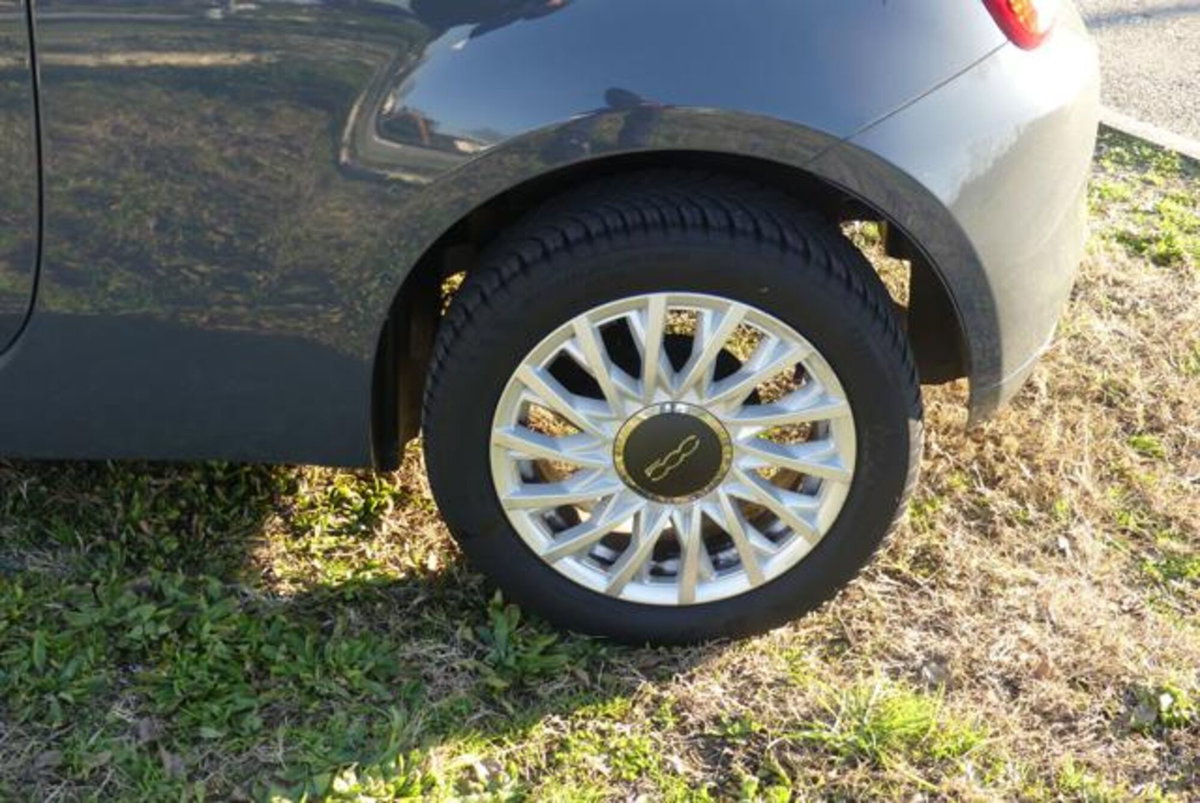 Fiat 500 1.0 Hybrid Cult (11)