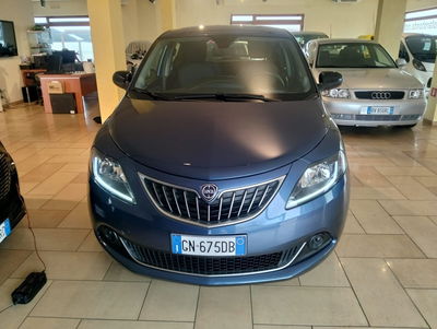 Lancia Ypsilon 1.0 FireFly 5 porte S&S Hybrid Silver Plus usata