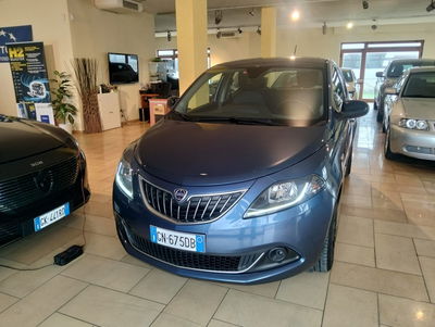 Lancia Ypsilon 1.0 FireFly 5 porte S&S Hybrid Silver Plus usata