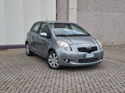 Toyota Yaris 1.3 5 porte Sol usata
