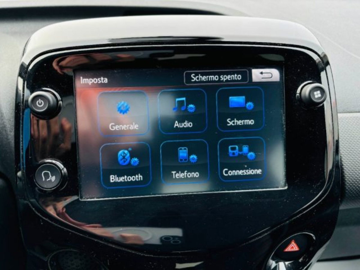 Citroen C1 C1 VTi 72 5 porte Shine (10)