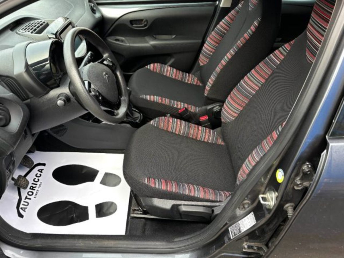 Citroen C1 C1 VTi 72 5 porte Shine (12)