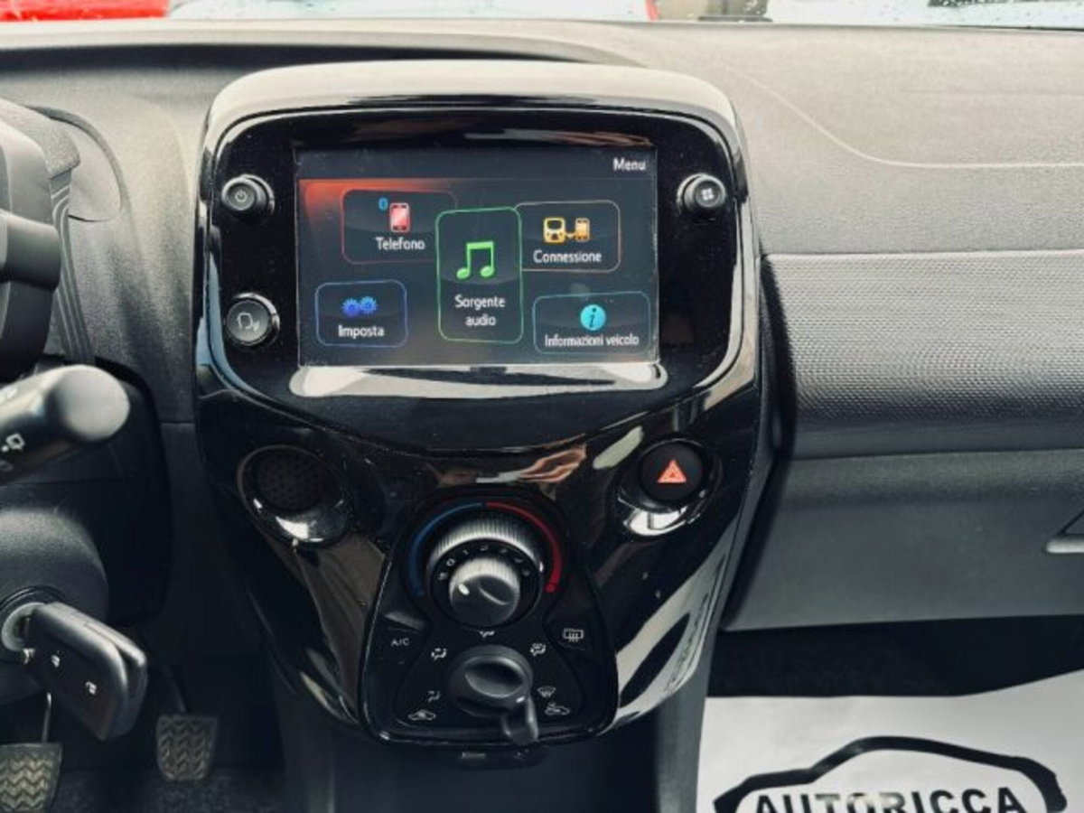 Citroen C1 C1 VTi 72 5 porte Shine (9)