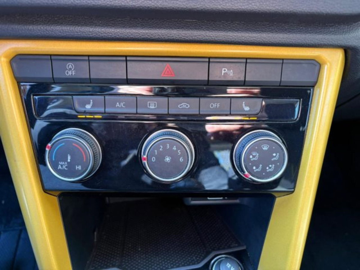 Volkswagen T-Roc 1.6 TDI SCR Business BlueMotion Technology (10)