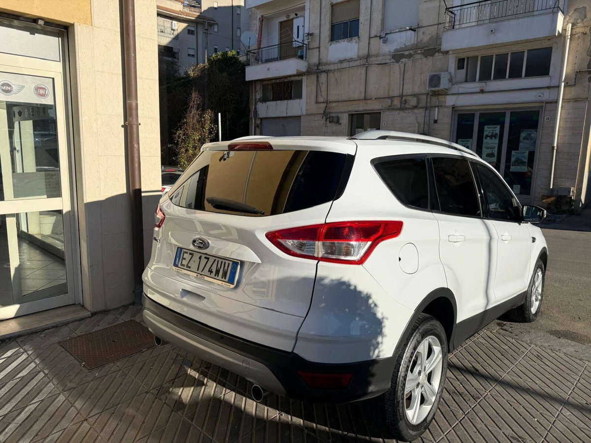 Ford Kuga 2.0 TDCI 120 CV S&S 2WD Titanium X (11)