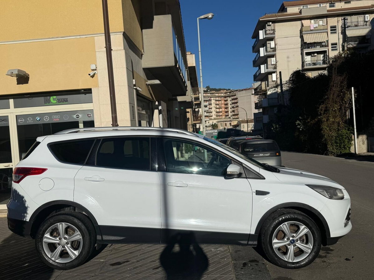 Ford Kuga 2.0 TDCI 120 CV S&S 2WD Titanium X (15)