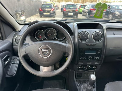Dacia Duster 1.6 110CV 4x2 Lauréate (7)