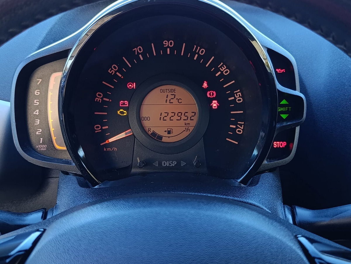 Toyota Aygo 1.0 VVT-i 69 CV 5 porte x-cool (10)