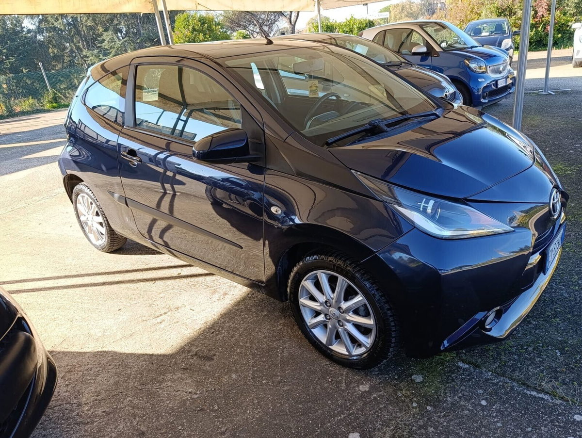 Toyota Aygo 1.0 VVT-i 69 CV 5 porte x-cool (15)