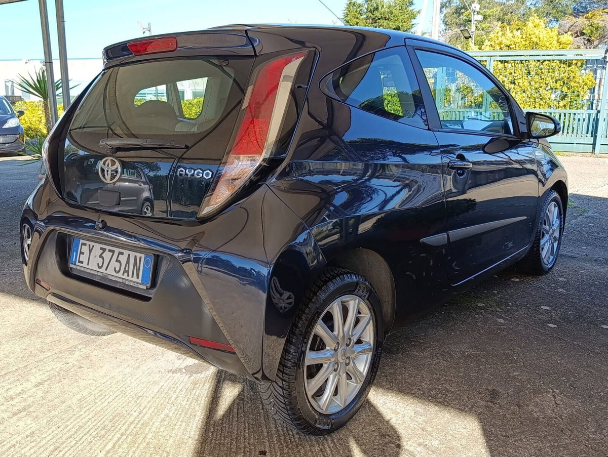 Toyota Aygo 1.0 VVT-i 69 CV 5 porte x-cool (17)