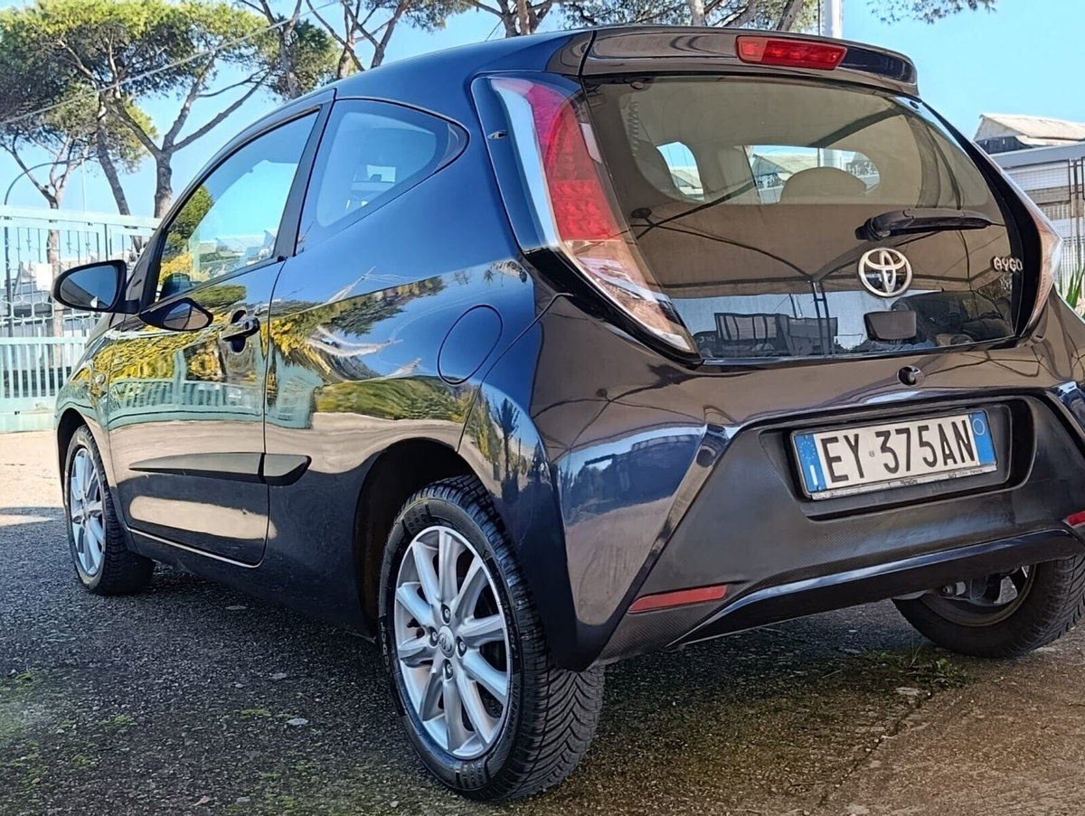 Toyota Aygo 1.0 VVT-i 69 CV 5 porte x-cool (19)