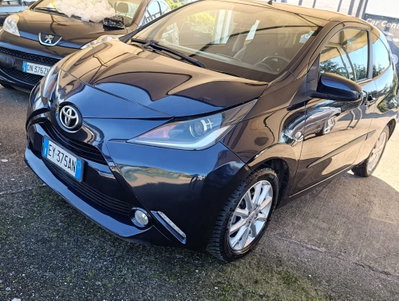 Toyota Aygo 1.0 VVT-i 69 CV 5 porte x-cool (2)