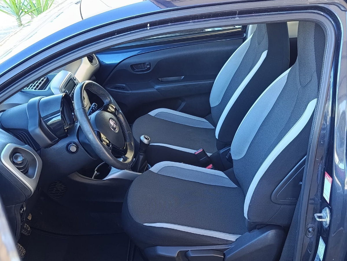 Toyota Aygo 1.0 VVT-i 69 CV 5 porte x-cool (7)