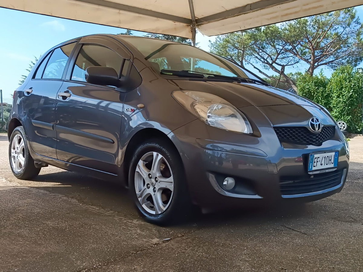Toyota Yaris 1.D-4D DPF 5 porte M-MT Sol (10)