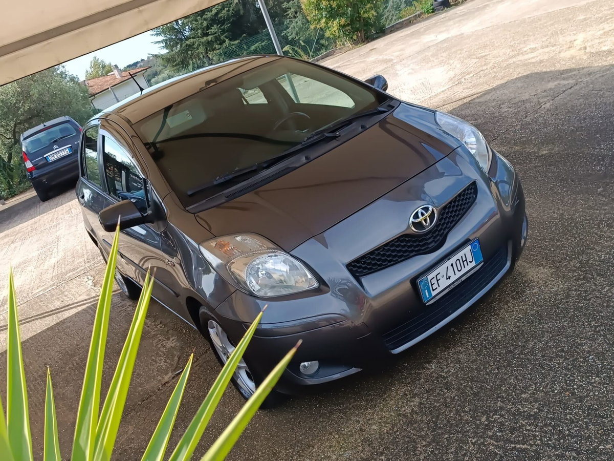 Toyota Yaris 1.D-4D DPF 5 porte M-MT Sol (11)