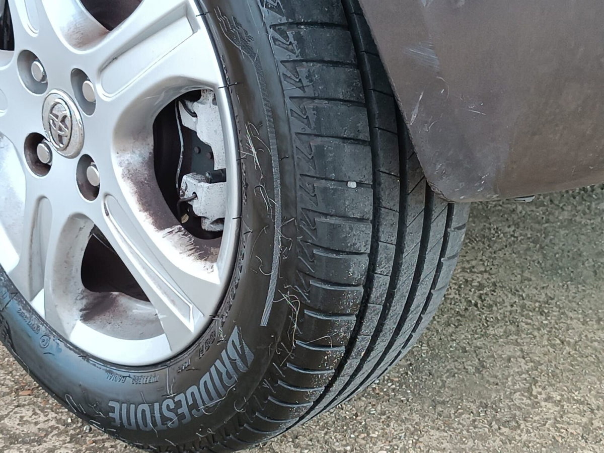 Toyota Yaris 1.D-4D DPF 5 porte M-MT Sol (13)