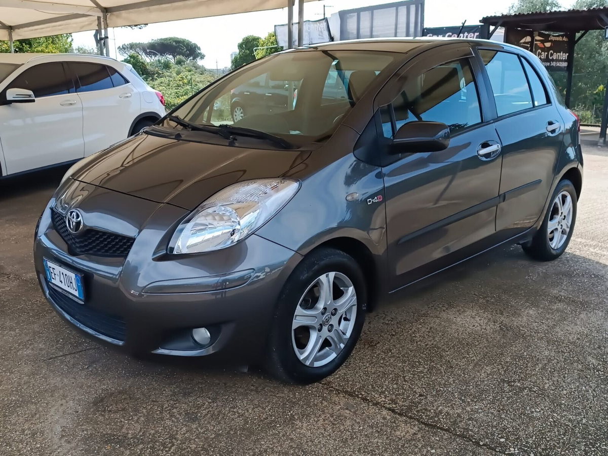 Toyota Yaris 1.D-4D DPF 5 porte M-MT Sol (2)
